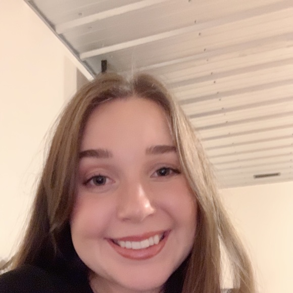 Meet your Posher, Madison - Picture 1 of 1